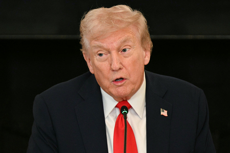 トランプ米大統領=8日、ワシントン(AFP時事)
