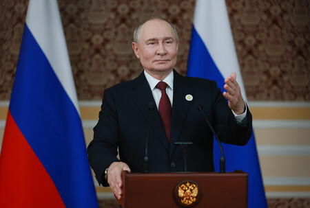 ロシアのプーチン大統領=10日、タジキスタンの首都ドゥシャンベ(EPA時事)