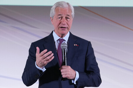米金融大手JPモルガン・チェースのダイモン最高経営責任者(CEO)=5月15日、パリ(AFP時事)