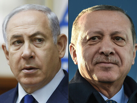 イスラエルのネタニヤフ首相(左)とトルコのエルドアン大統領(AFP時事)